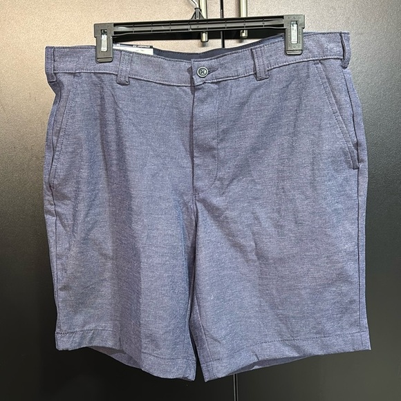 Izod Golf Straight Fit 4 pocket,moisture wicking,sun protection,flex, belt loop - Picture 1 of 6